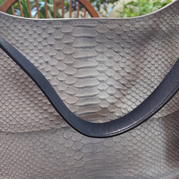 Kate spade croc embossed  bag.  EUC. It’s a lavender/blue. - Picture 4 of 14